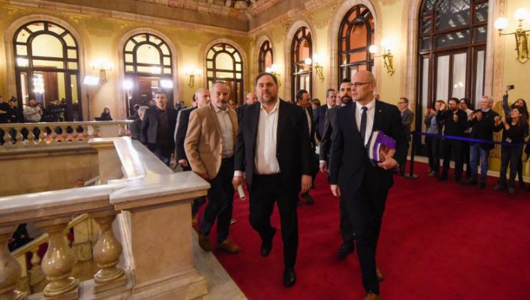 Junqueras y los exconsejeros encarcelados vuelven al Parlament