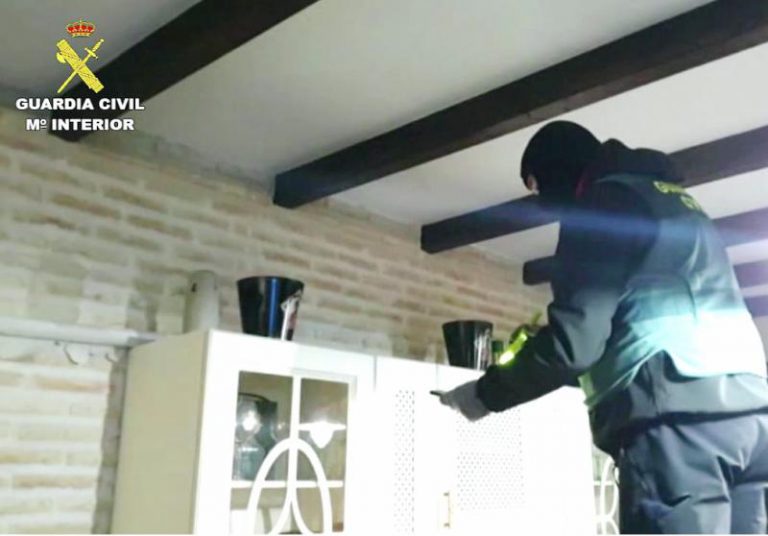 Unos delincuentes de Sevilla se vestían de policías para robar hachís a narcos