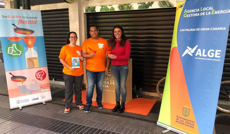 El Ayuntamiento contribuye a que todos los mercados de abasto de la ciudad cuenten con un punto de reciclaje de aceite de uso doméstico