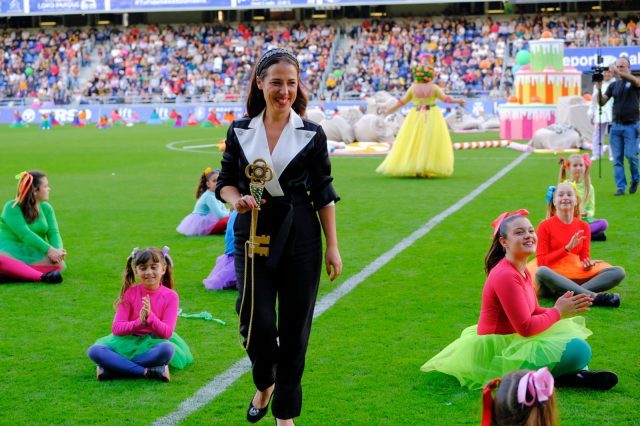 La Reina Dulce y la Princesa Golosina triunfan sobre el ladrón de pasteles y devuelven la llave mágica que abre las casas de Santa Cruz a los Reyes Magos 2 reyes heliodoro 3