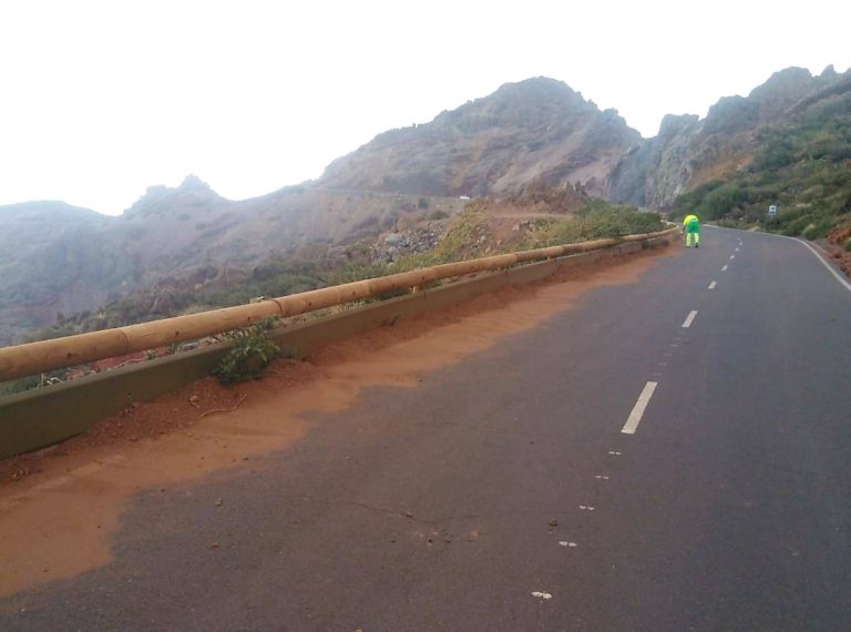 Abiertas de nuevo al tráfico rodado las carreteras cerradas en La Palma