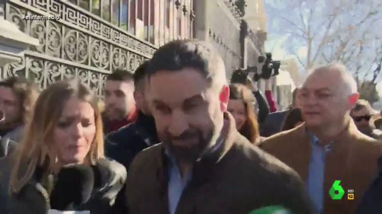 El tenso encontronazo entre Santiago Abascal y Andrea Ropero (laSexta)