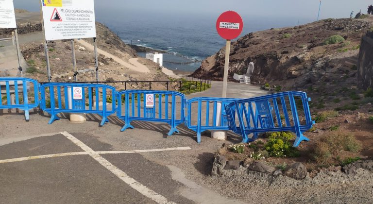 Cierre de las piscinas naturales de Roque Prieto por los vertidos de una finca cercana