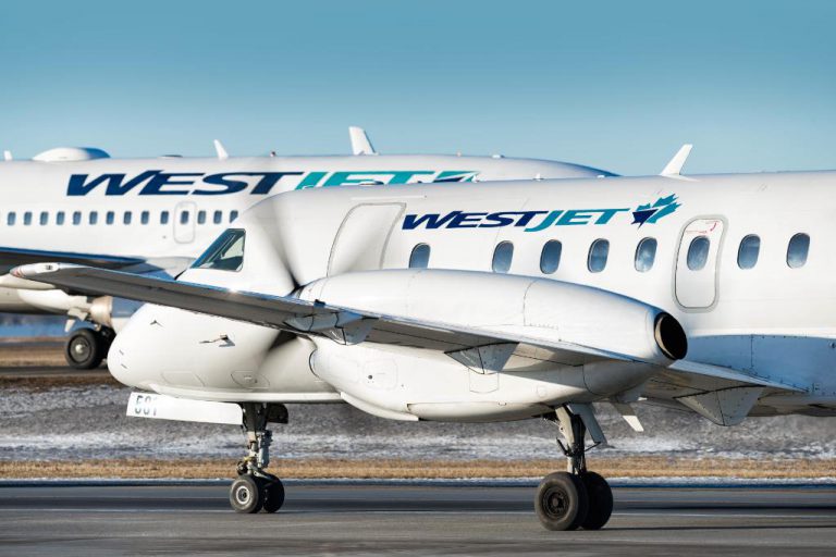 Detenido un pasajero que bromeó con tener el coronavirus y provocó el aterrizaje de emergencia del avión en el que viajaba