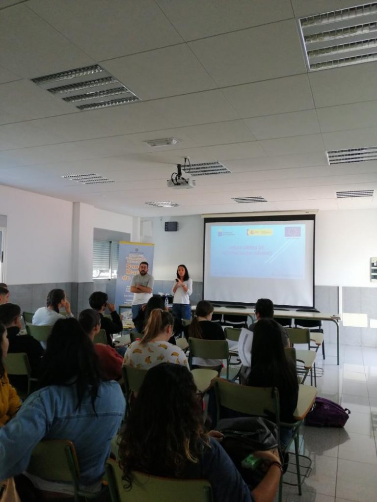 La Concejalía de Igualdad de Oportunidades y la Federación de Asociaciones de Mujeres ‘Arena y Laurisilva’ promueven el rechazo a la violencia de género en los institutos del municipio