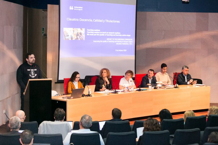 El Claustro de la ULL solicita al Gobierno de Canarias mayor financiación para la contratación de docentes