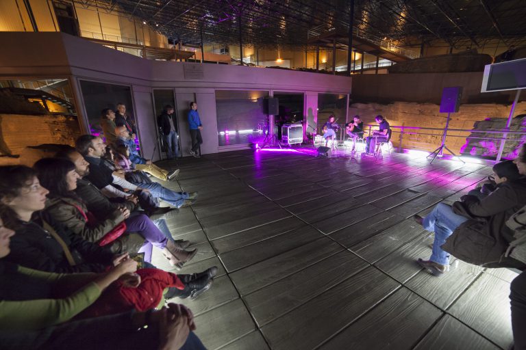 Caravansar Trío complementa la visita nocturna en Cueva Pintada
