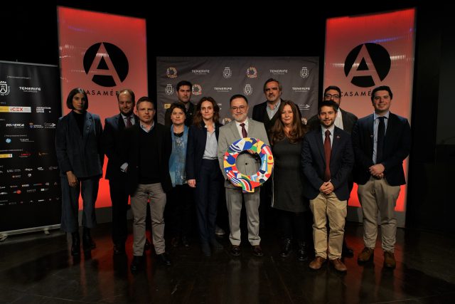 Foto de familia presentación de finalistas de los Premios Quirino