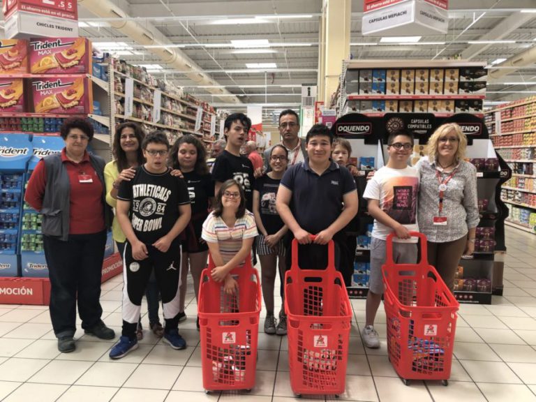 Auchan Retail España, con 600 personas con discapacidad contratadas, Top Employer 2020