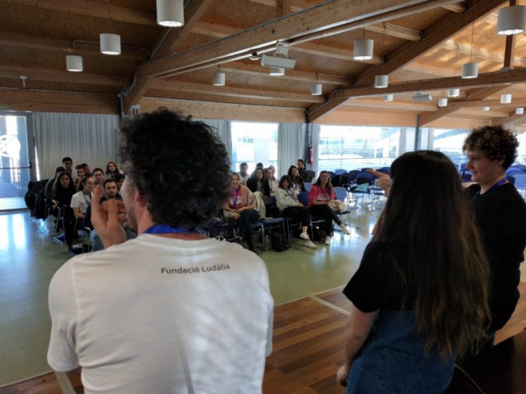 La normalización bidireccional