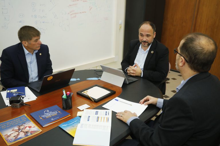 Transición Ecológica y la ULPGC colaboran para impulsar la investigación sobre el cambio climático