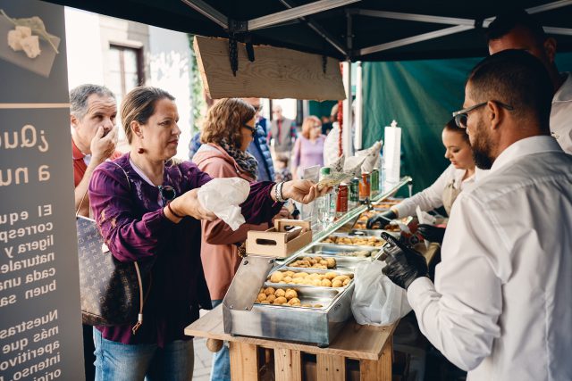 ZONA COMERCIAL ABIERTA VILLA DE MOYA 2