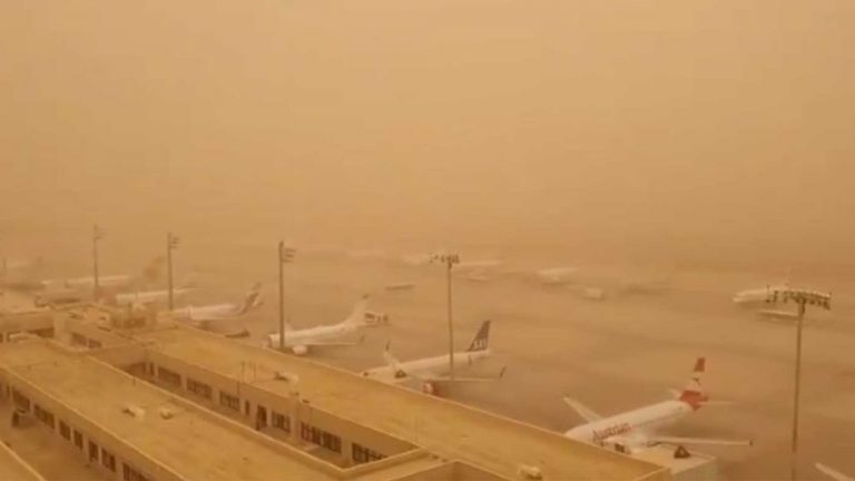 Operan nuevamente los aeropuertos de Canarias