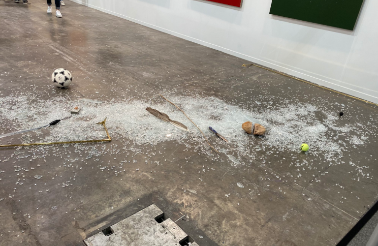 Una crítica de arte destroza accidentalmente una obra valorada en más de 18.000 euros