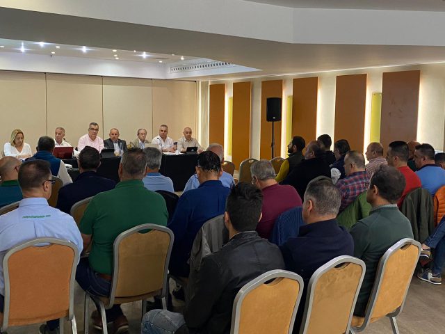 Nueve horas decidiendo el futuro más inmediato 1 asamblea1