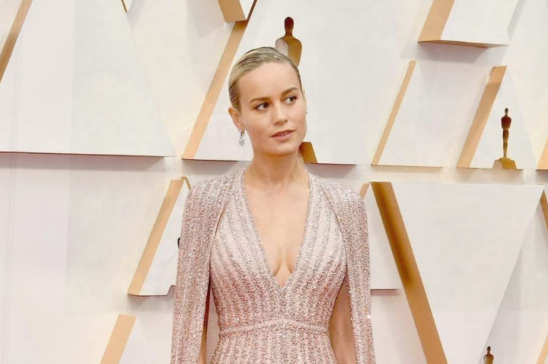 El dedo del pie de Brie Larson revoluciona la alfombra roja de los Oscar
