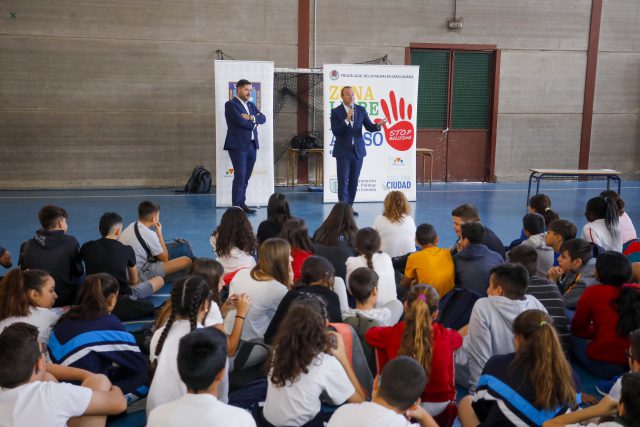 Las Palmas de Gran Canaria implanta la ‘Zona Libre de Acoso’ en 23 centros educativos de la ciudad para luchar contra el bullying 1 campaña bullyn 2