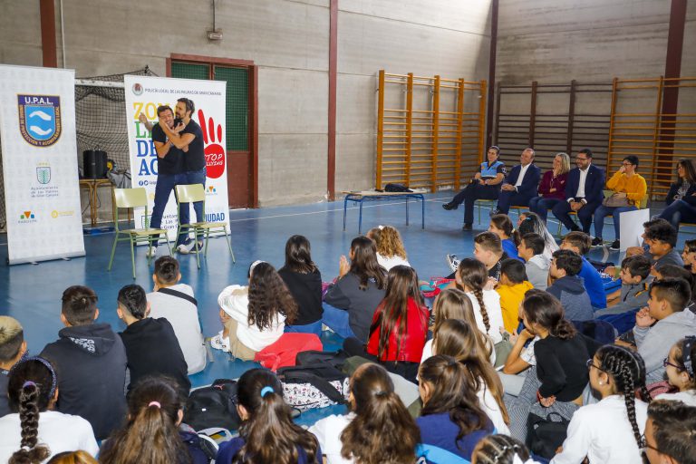 Las Palmas de Gran Canaria implanta la ‘Zona Libre de Acoso’ en 23 centros educativos de la ciudad para luchar contra el bullying    