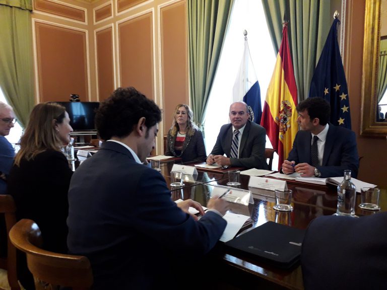 La Delegación del Gobierno en Canarias reúne al sector sanitario privado para implicarle en la lucha contra la Violencia de Género