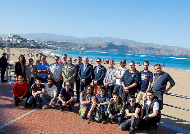 foto grupo estudiantes franceses FP carpintería de ribera concejales femepa