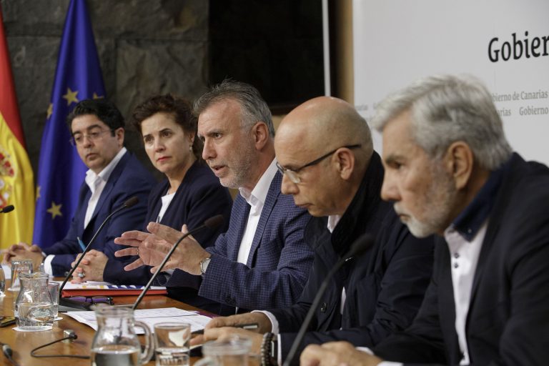 El Gobierno de Canarias informa de la situación tras la confirmación de dos casos de coronavirus en Tenerife