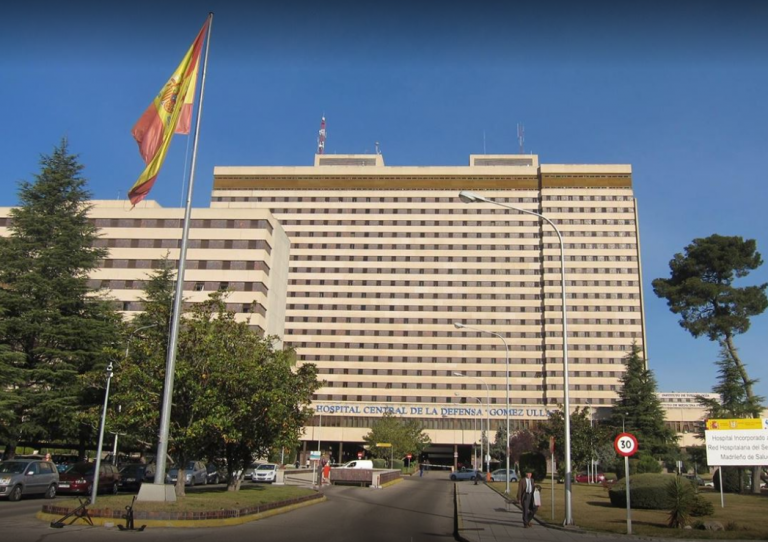 Cinco españoles repatriados desde Wuhan inician la cuarentena en el Hospital Gómez Ulla