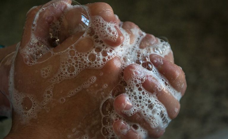 Así debes lavarte las manos para evitar virus como el coronavirus