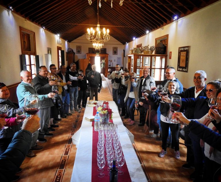 Los viticultores de Agüimes se interesan por la tradición vinícola de Bandama