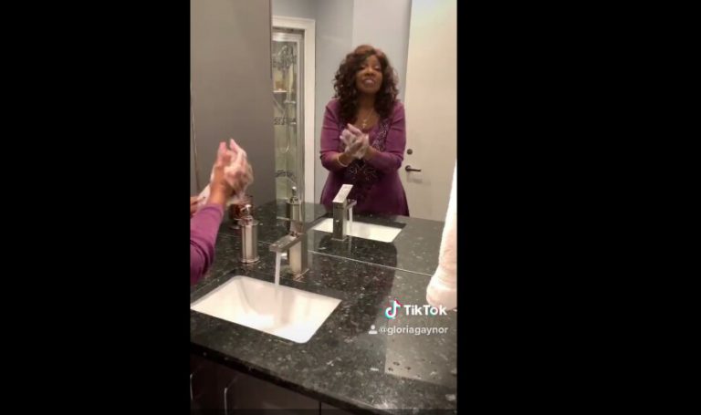 Gloria Gaynor enseña cómo lavarse las manos al ritmo de “I Will Survive”