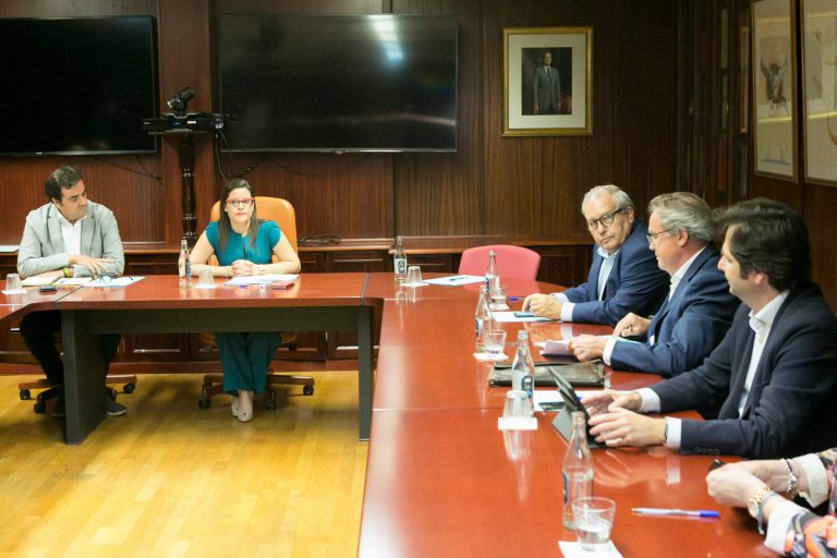 Gobierno y sector de la alimentación garantizan el total abastecimiento en Canarias gracias a los amplios stocks 