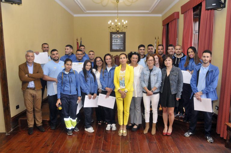 15 estudiantes finalizan el PFAE ‘Servicio de transporte sanitario. Agaete 2018’