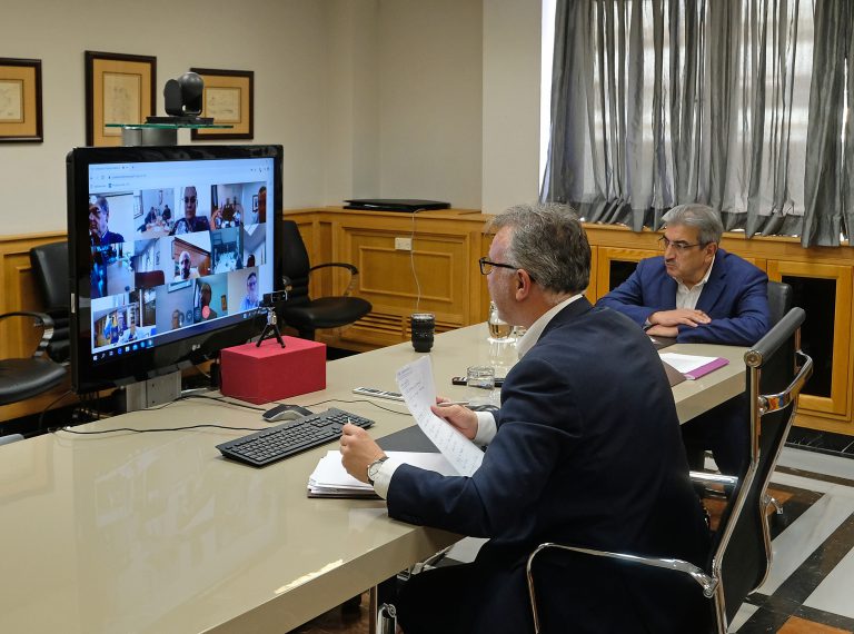Ángel Víctor Torres reclama al Gobierno de España que haya medidas  económicas específicas para Canarias