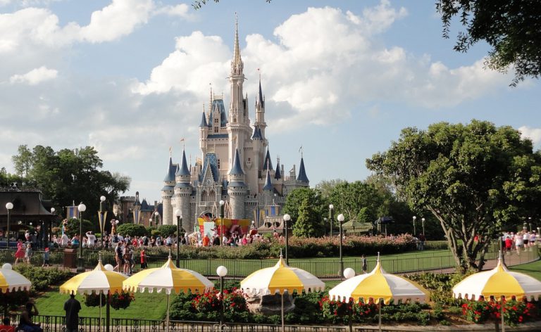 El cierre de Disneyland por el coronavirus termina con la racha de visitas consecutivas de un fan: 2.995 durante los últimos 8 años