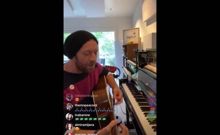 Coldplay celebra un concierto virtual para sus fans en cuarentena y toca canciones bajo demanda
