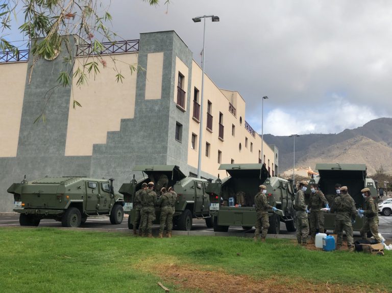 Adeje registra un centenar de actuaciones de la Policía Local por la alarma del COVID-19