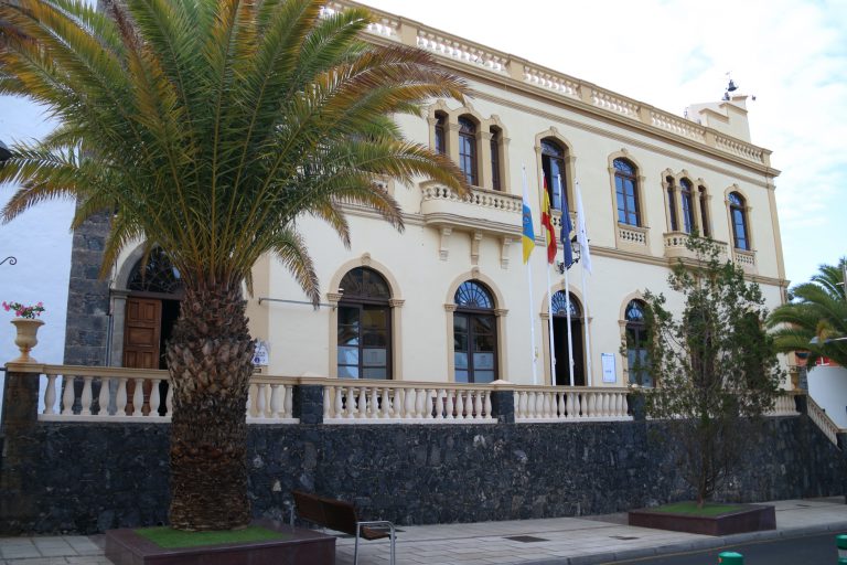 El ayuntamiento de Adeje garantiza el funcionamiento del servicio público municipal