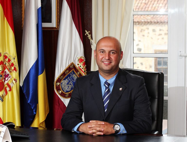 El alcalde pide que los municipios puedan utilizar el remanente de tesorería depositado en las entidades bancarias