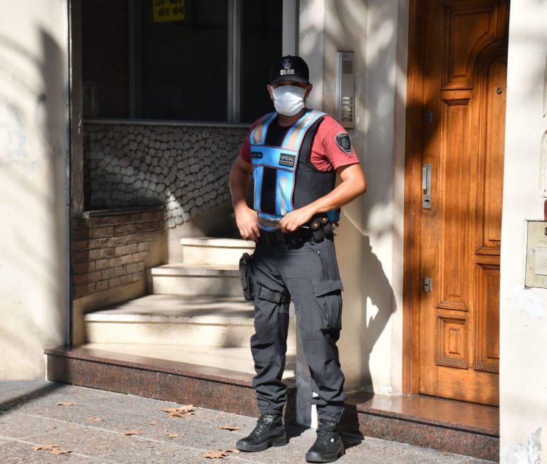 Un padre denuncia a su hija por no cumplir la cuarentena