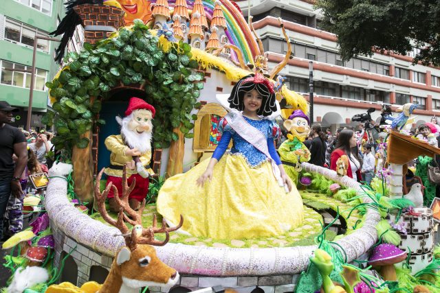 El desfile infantil y el entierro de la sardina despiden el Carnaval de los cuentos con 41.000 personas en la calle 1 CABALGATA INFANTIL REINA INFANTIL QUIQUE CURBELO