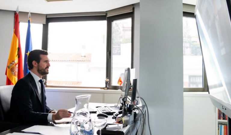 Casado sigue en la sede del PP la noche electoral