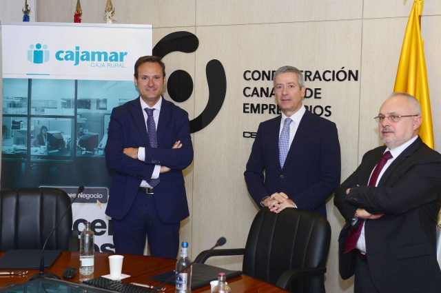 CCE y Cajamar renuevan su colaboración con la firma de un nuevo convenio. 3 CCE Y CAJAMAR2