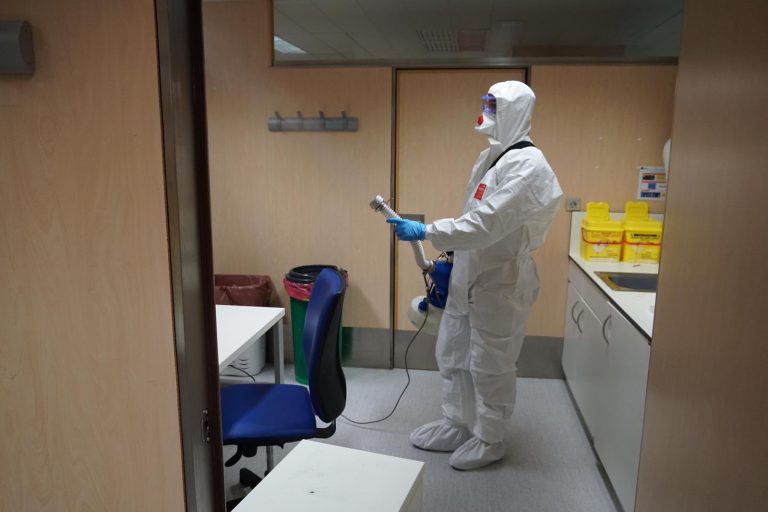 La Fiscalía recopila ya los informes de la UME sobre las residencias en las que encontró ancianos muertos en sus camas