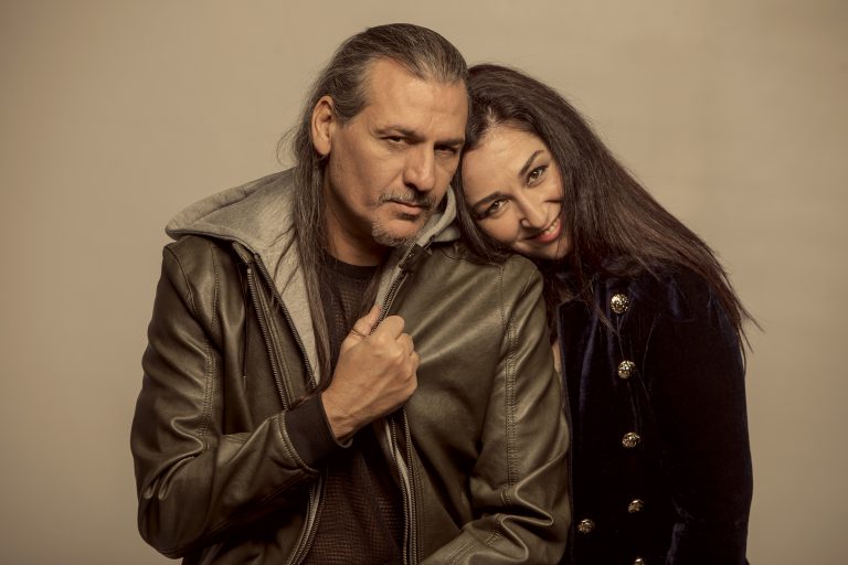 Camela elige moda palmera para inaugurar su gira de conciertos en España