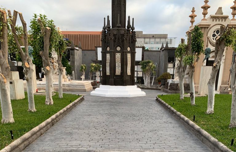 Los cuatro cementerios municipales permanecerán cerrados salvo en los servicios de enterramiento