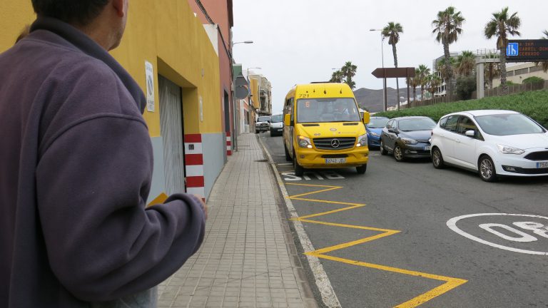 Guaguas Municipales restringe el pago a bordo con dinero en efectivo y únicamente aceptará la cancelación del viaje con el bono de transporte