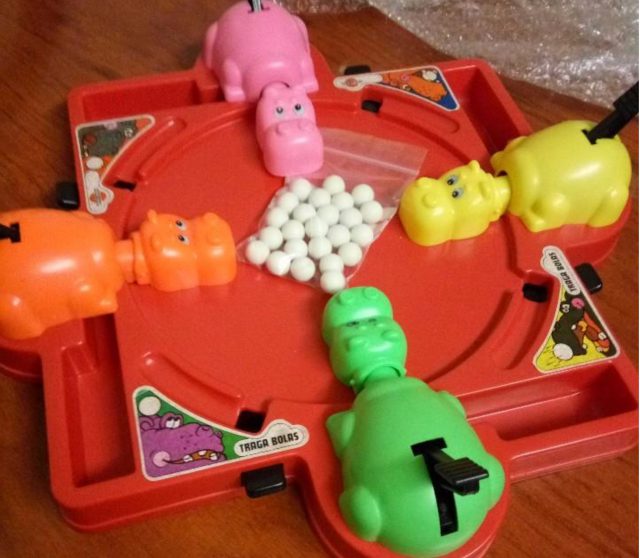 Los ancianos de una residencia recrean el famoso 'Traga-Bolas' haciendo de hipopótamos sobre sus sillas de ruedas 1 E2B343B8 F91D 4110 A83C C10468A7CF94