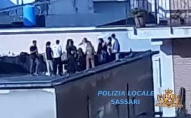 Expulsan de una universidad italiana a 16 españoles de Erasmus que hicieron una fiesta en la azotea del campus