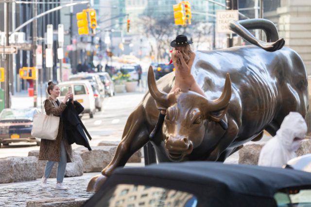 ED653159 2719 42FF 9494 BF0015B96852