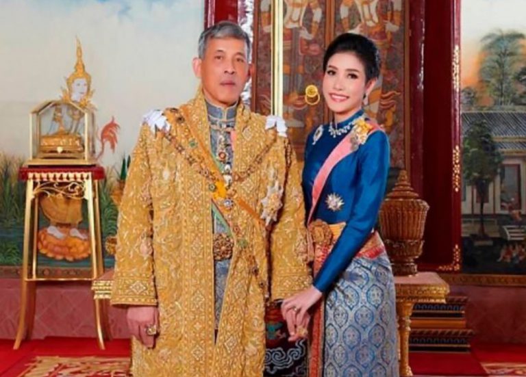 El rey de Tailandia se ‘exila’ a un hotel de lujo de los Alpes con 20 concubinas para pasar el confinamiento