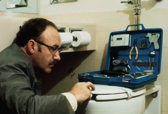 Elio Quiroga nos ofrece claves para sobrevivir a la hiperconectividad, en la Casa-Museo León y Castillo 1 Escena de la peliěcula La conversacioěn